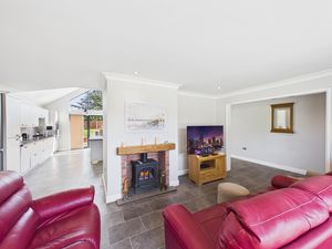 Lounge- click for photo gallery